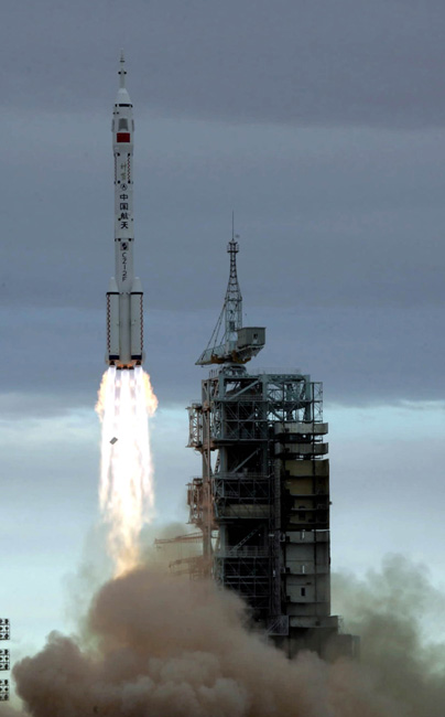 U.S. Losing Unofficial Space Race, Congressmen Say